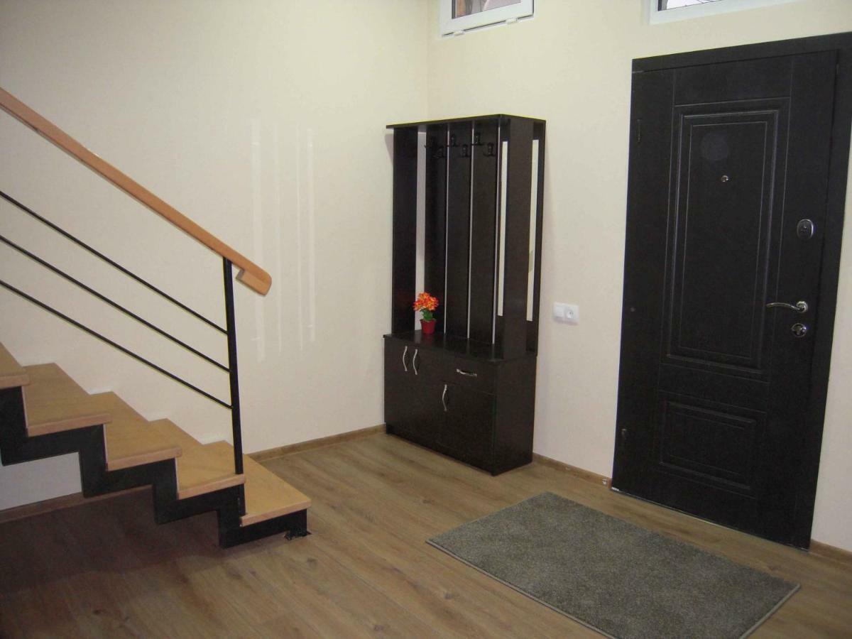 Full House Tbilisi Exterior foto